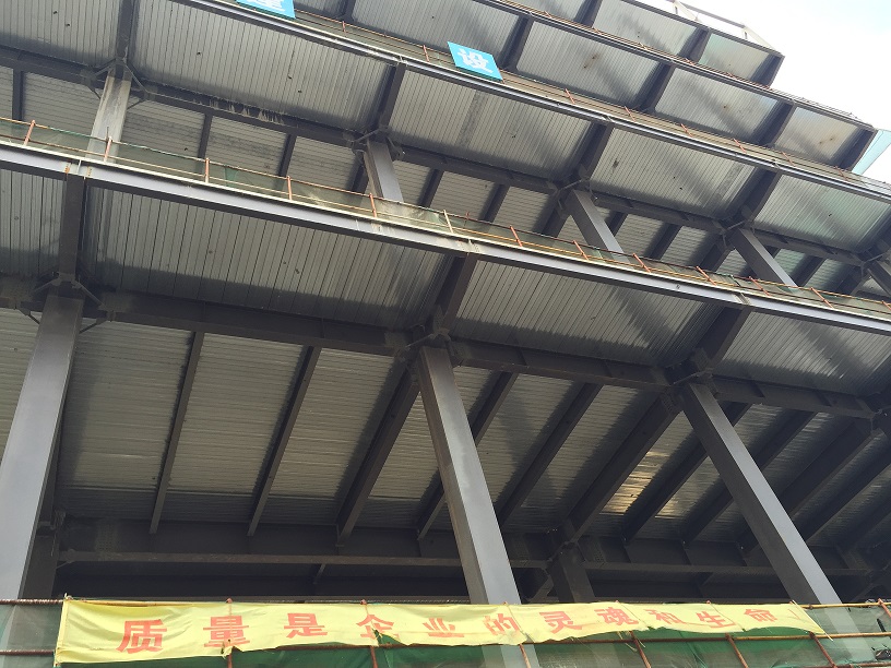 拓佳鋼構YXB65-185-555樓承板在湖北鼎杰奧迪汽車城市展廳工程應用